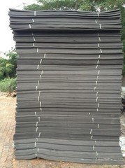 專注品質，匠心制造——走進邢臺山峰特種橡膠制品廠的泡沫箱生產線